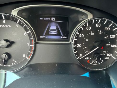 Used 2016 Nissan Pathfinder S AWD/4WD image 2