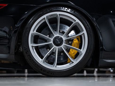 Used 2018 Porsche 911 GT3 RWD image 43