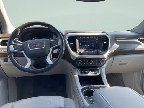 Used 2023 GMC Acadia SLT image 31