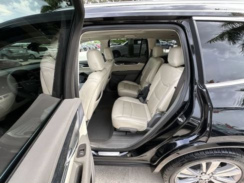 Certified 2023 Cadillac XT6 Premium Luxury FWD image 31