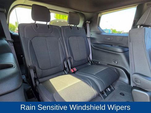 New 2025 Jeep Grand Cherokee L Laredo w/ Luxury Tech Group I image 17