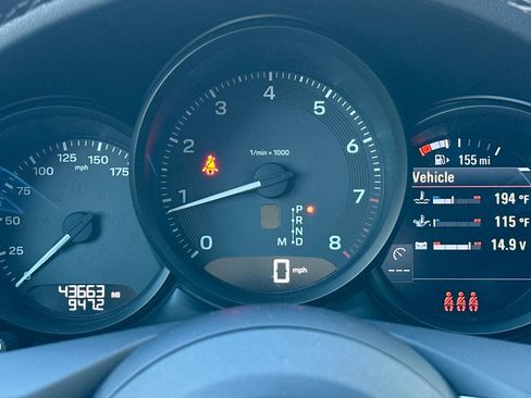 Used 2022 Porsche Macan image 25