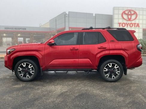 Used 2025 Toyota 4Runner TRD Sport Premium image 7