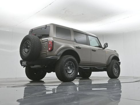 Used 2025 Ford Bronco Badlands w/ Sasquatch Package AWD/4WD image 47