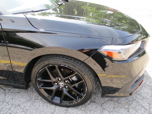 Used 2023 Honda Civic Sport image 22