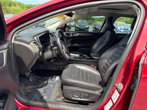 Used 2016 Ford Fusion SE w/ Equipment Group 202A FWD image 9