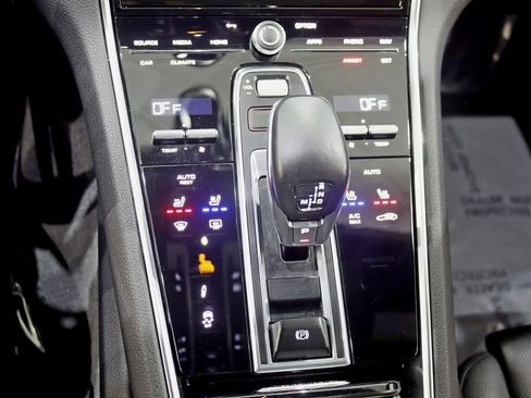 Used 2021 Porsche Panamera 4S image 27