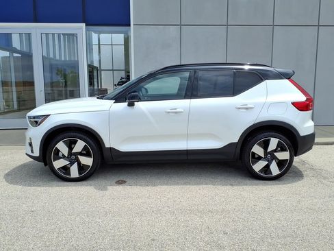 Certified 2023 Volvo XC40 Recharge Ultimate AWD/4WD image 3