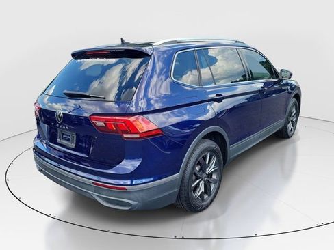 Certified 2023 Volkswagen Tiguan SE w/ Panoramic Sunroof Package FWD image 32