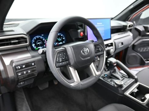 Certified 2025 Toyota Tacoma TRD Off-Road image 8