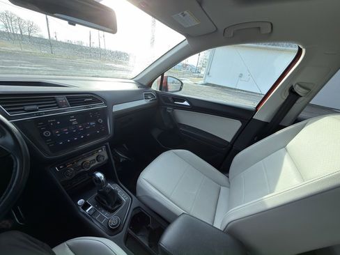 Used 2019 Volkswagen Tiguan SEL image 48