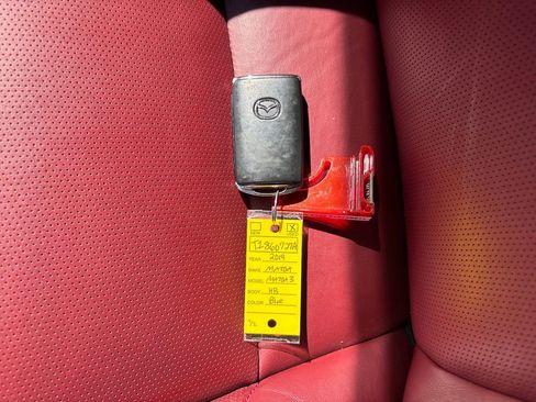 Used 2019 MAZDA MAZDA3 Hatchback w/ Premium Package image 29