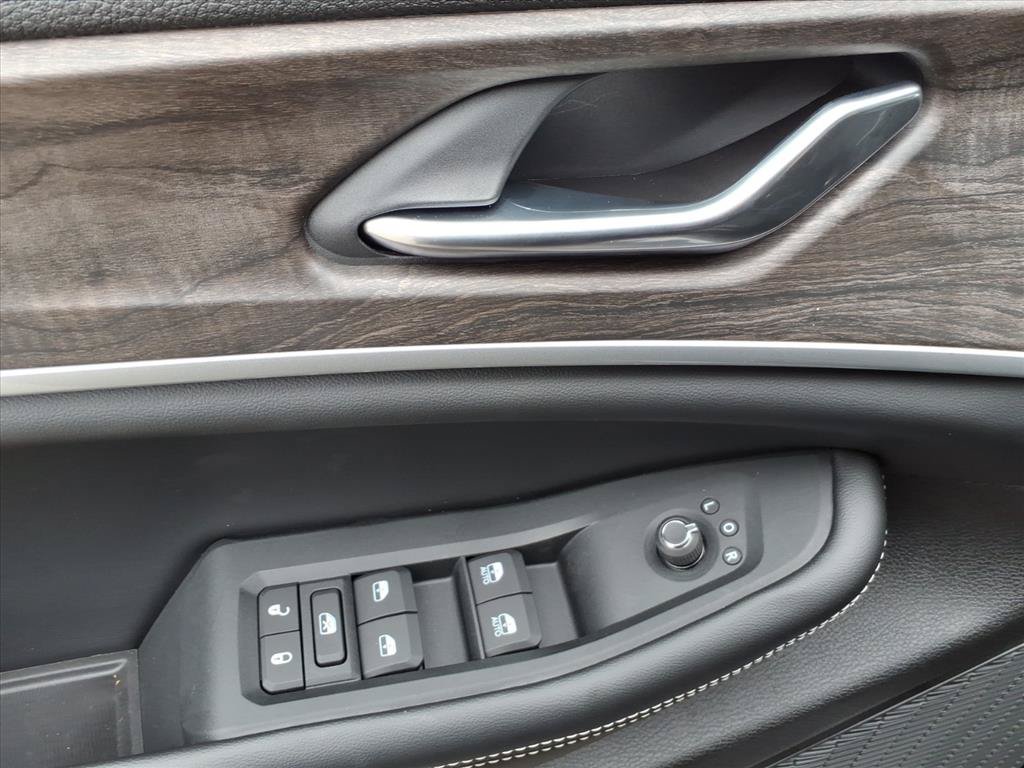 New 2027 Jeep Grand Cherokee Altitude AWD/4WD image 20