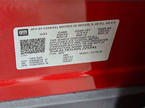 Used 2024 GMC Terrain SLE w/ Driver Convenience Package image 28