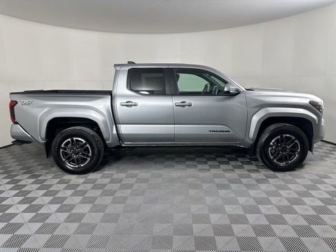 Used 2024 Toyota Tacoma TRD Sport image 2