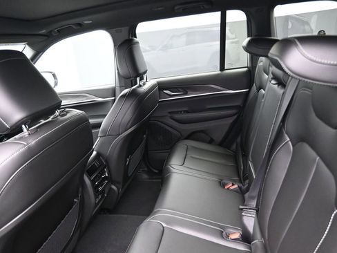 New 2025 Jeep Grand Cherokee Limited image 14