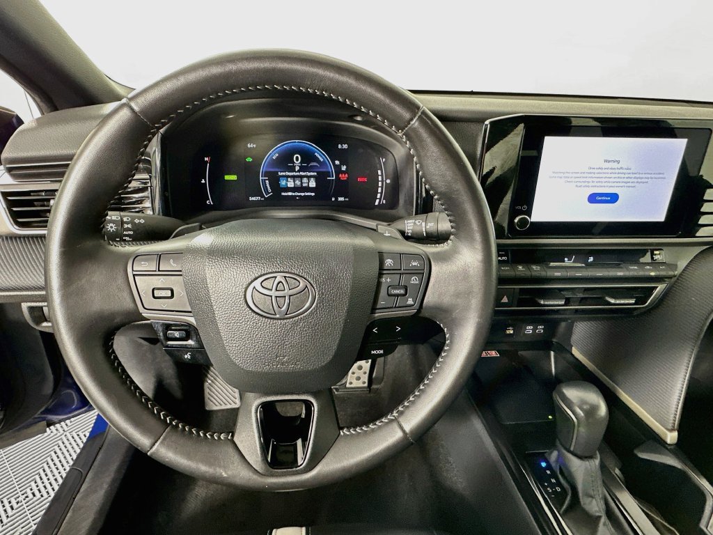 Used 2025 Toyota Camry SE FWD image 11