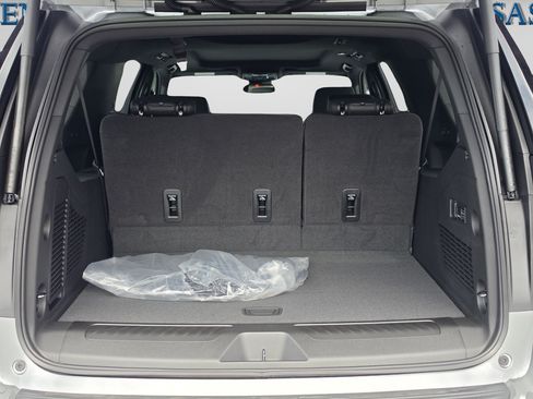 New 2026 Chevrolet Suburban LT w/ Comfort Package AWD/4WD image 15