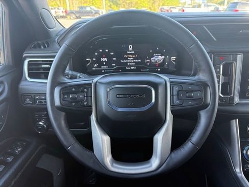 Used 2024 GMC Yukon XL Denali AWD/4WD image 14