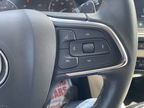 Used 2023 Buick Envision Preferred image 17