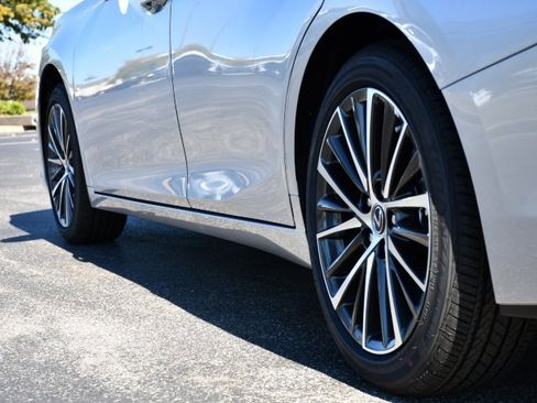 New 2025 Lexus ES 350 w/ Premium Package image 9