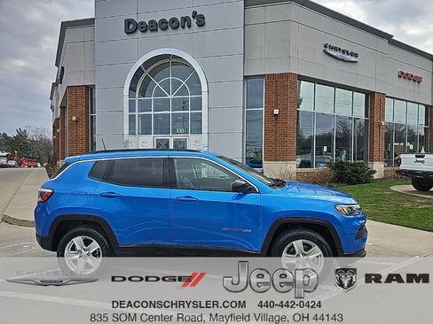 Certified 2022 Jeep Compass Latitude w/ Convenience Group image 1