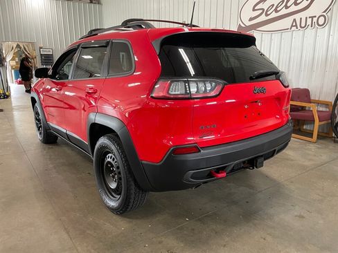 Used 2019 Jeep Cherokee Trailhawk w/ Cold Weather Group AWD/4WD image 3