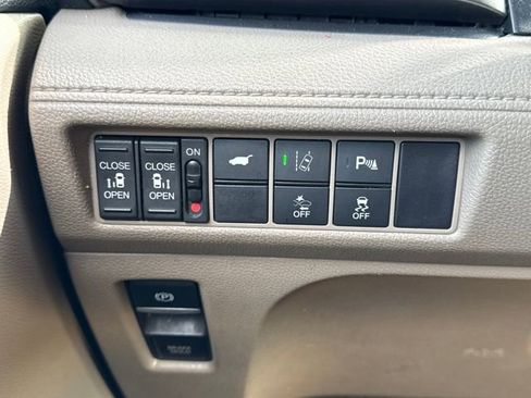 Used 2018 Honda Odyssey Touring image 30