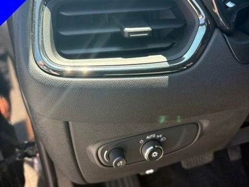 Used 2024 Chevrolet Equinox RS w/ LPO, Floor Liner Package FWD image 11