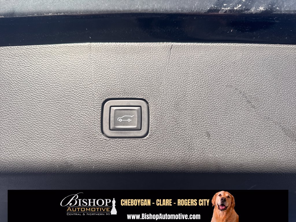 Used 2023 Chevrolet Traverse LT w/ LPO, Floor Liner Package AWD/4WD image 19