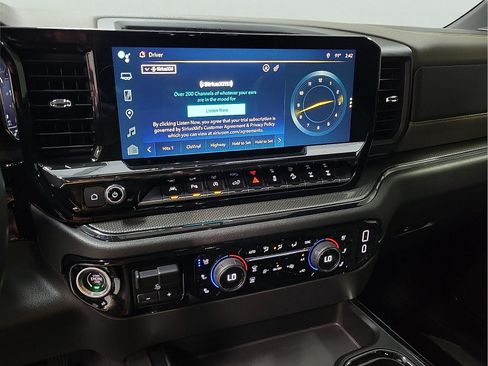 Used 2022 Chevrolet Silverado 1500 ZR2 w/ Technology Package AWD/4WD image 19