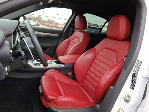 Used 2023 Alfa Romeo Stelvio Veloce image 24
