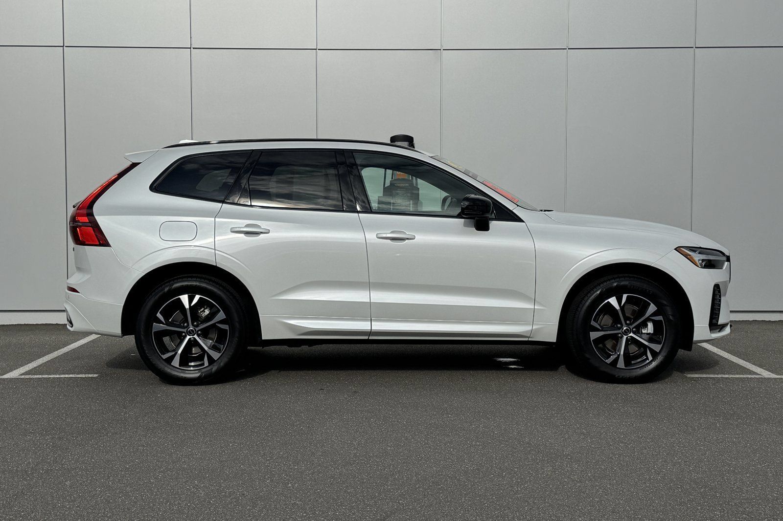 Used 2026 Volvo XC60 B5 Core AWD/4WD image 6