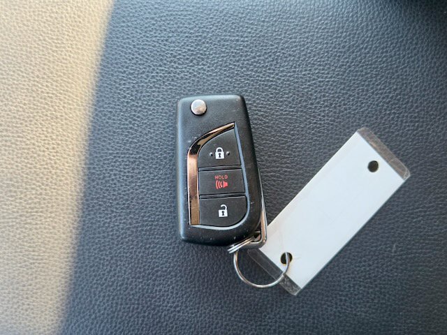 Used 2025 Toyota RAV4 LE AWD/4WD image 32