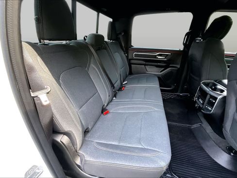 Used 2022 RAM 1500 Big Horn AWD/4WD image 18
