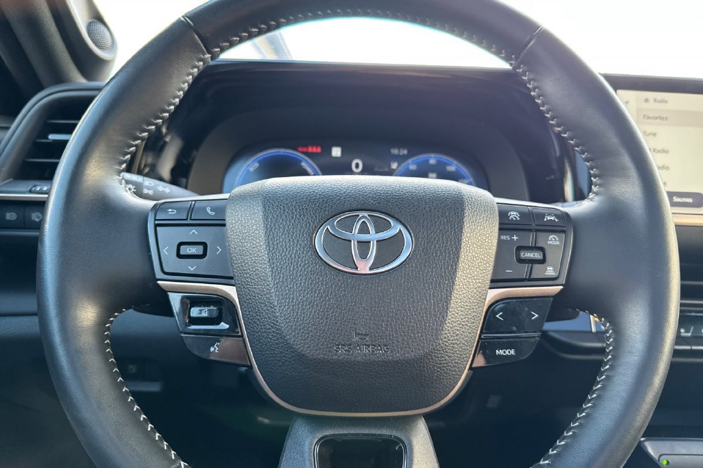 Used 2025 Toyota Crown Signia w/ Advanced Technology Package AWD/4WD image 27