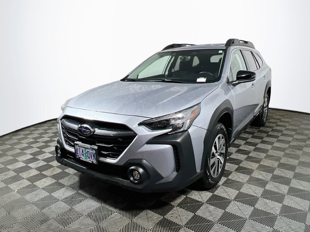 Certified 2025 Subaru Outback Premium w/ Popular Package #1A AWD/4WD image 3