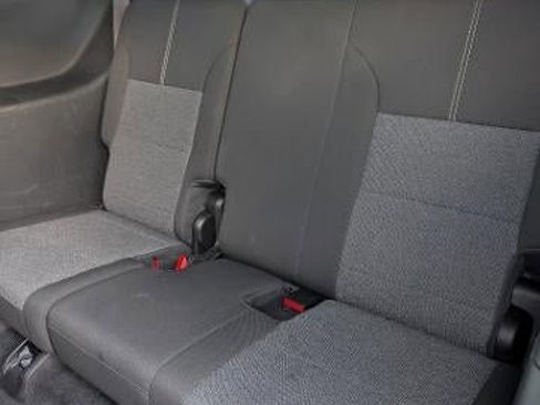 Used 2025 GMC Acadia Elevation image 10