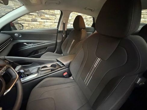 Used 2023 Hyundai Elantra SEL FWD image 10