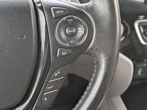 Used 2016 Honda Pilot Touring image 16