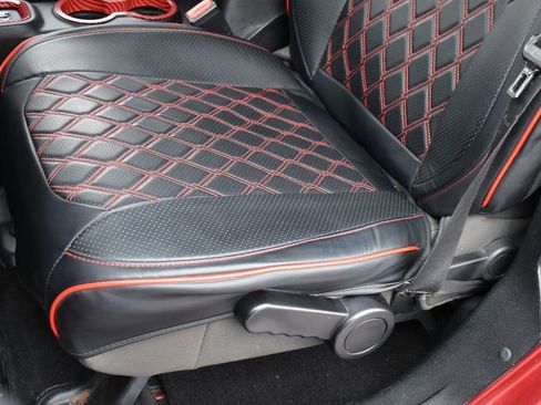 Used 2012 Jeep Wrangler Unlimited Sport image 14