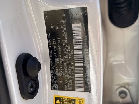 Used 2014 Toyota Highlander XLE image 24