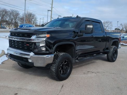 Used 2022 Chevrolet Silverado 2500 LT w/ Convenience Package image 4