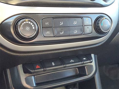 Used 2015 Chevrolet Colorado LT w/ LT Convenience Package image 20