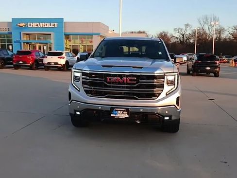 Used 2022 GMC Sierra 1500 SLT w/ SLT Premium Plus Package image 3