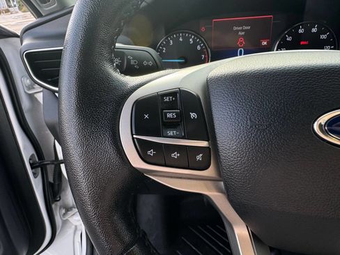 Used 2022 Ford Explorer XLT w/ Equipment Group 202A image 10