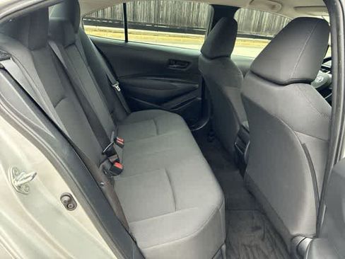 Used 2022 Toyota Corolla LE FWD image 21