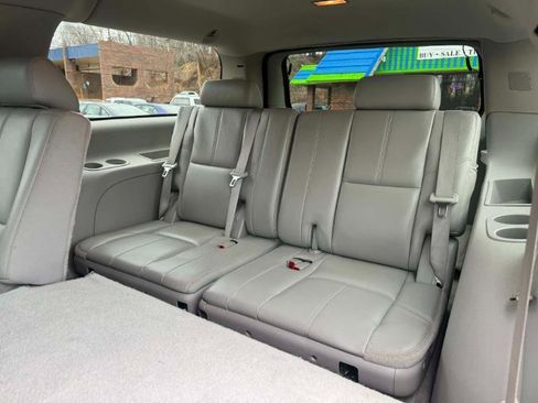 Used 2009 Chevrolet Suburban LT image 13