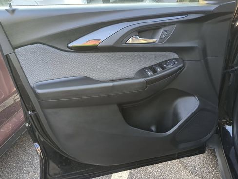 Used 2022 Chevrolet TrailBlazer LT FWD image 23