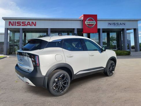 New 2026 Nissan Kicks SR image 2